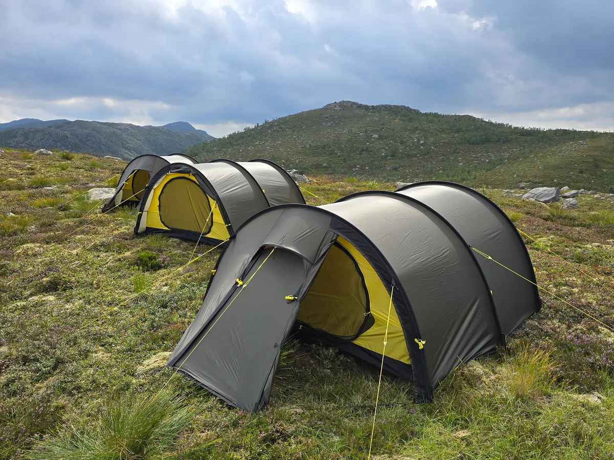Nortent Ly 2 cort tunel 2 persoane verde army