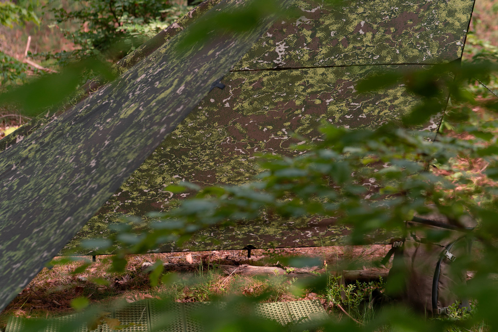 Lesovik Groza Farba F1 Frondlair tarp 300x300