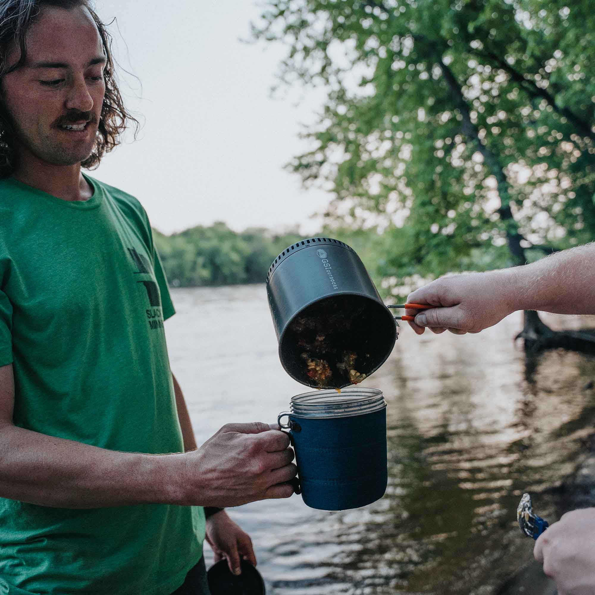 GSI Outdoors Fairshare Mug II cana camping gradata cu maneca