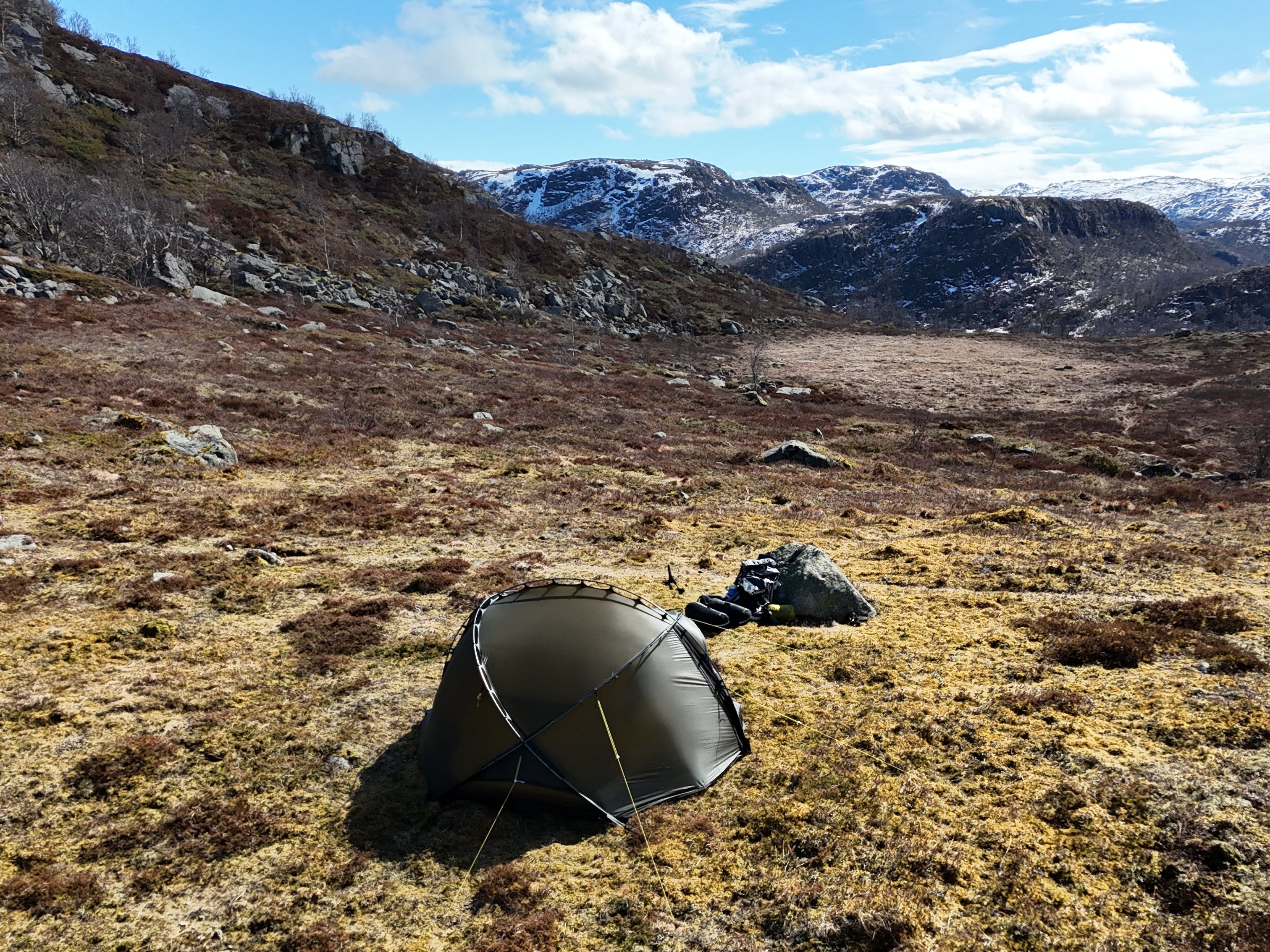 Nortent Vern 2 3S cort 2 persoane armygreen 2,5 kg